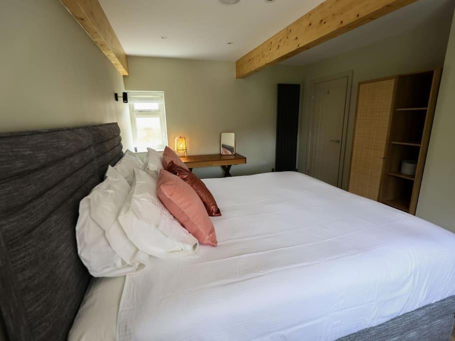 Spacious 1-Bed Apartment With Super King Or Twin In Central Charlbury, Cotswolds מראה חיצוני תמונה