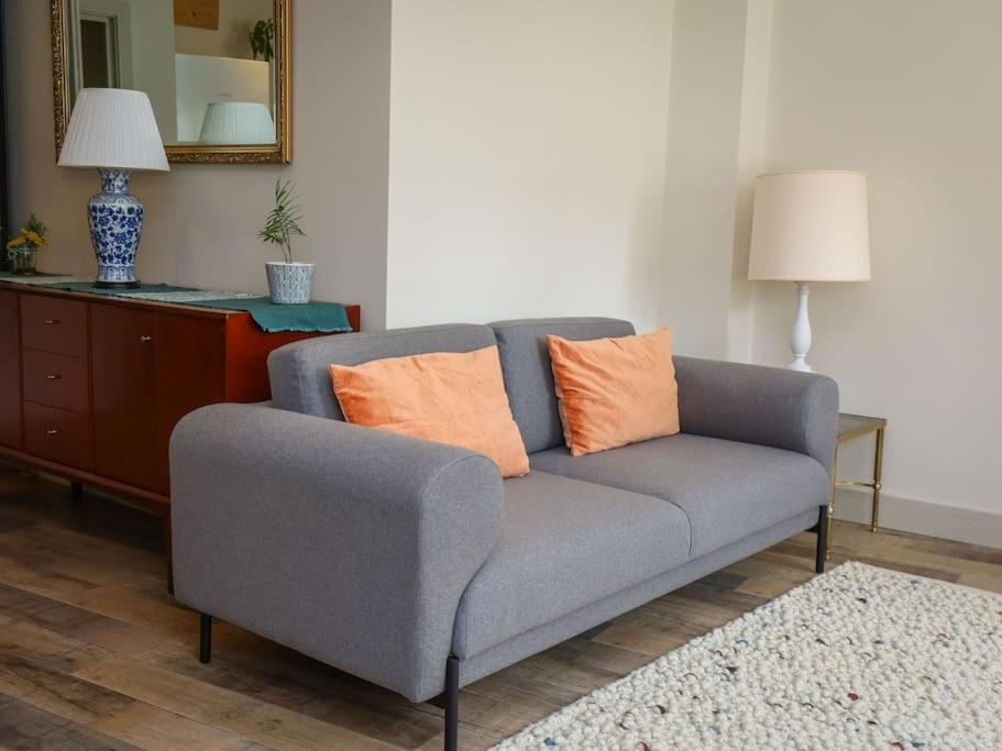 Spacious 1-Bed Apartment With Super King Or Twin In Central Charlbury, Cotswolds מראה חיצוני תמונה