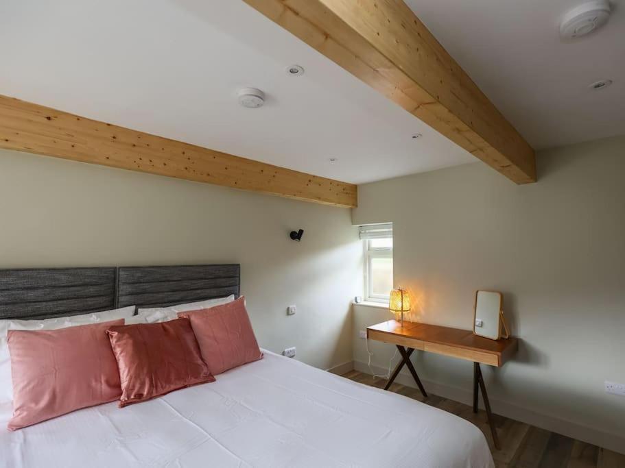 Spacious 1-Bed Apartment With Super King Or Twin In Central Charlbury, Cotswolds מראה חיצוני תמונה