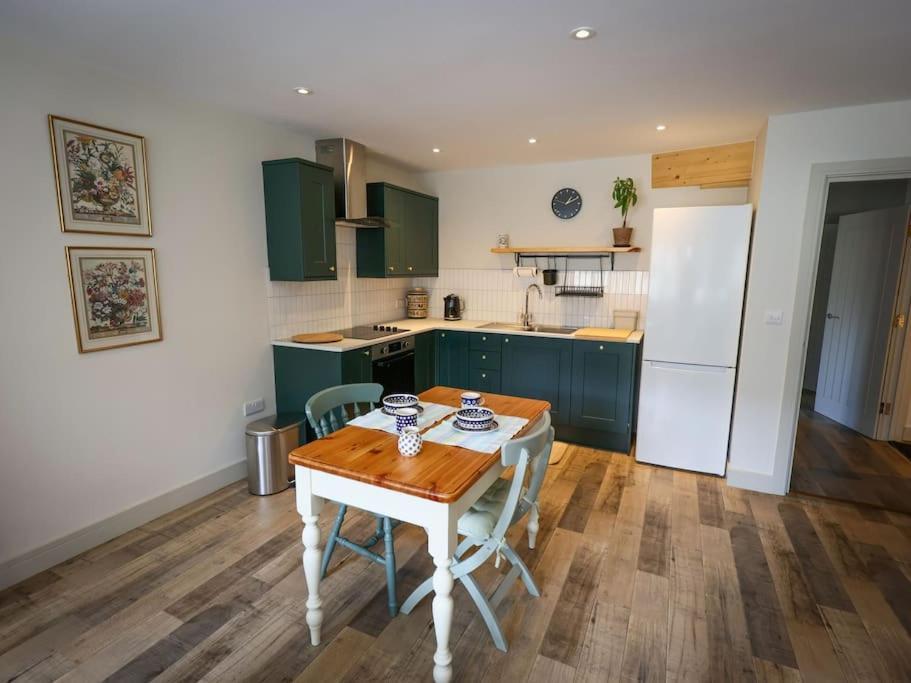 Spacious 1-Bed Apartment With Super King Or Twin In Central Charlbury, Cotswolds מראה חיצוני תמונה